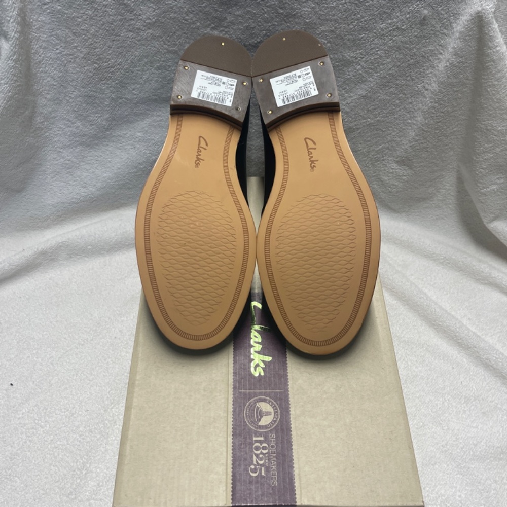 Clarks - Picture 6 of 8